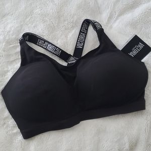 NWT Victoria's Secret lightweight sport bra - 38DD